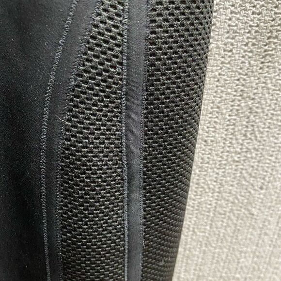 Elie Tahari black net front back zipper great condition - Picture 9 of 11